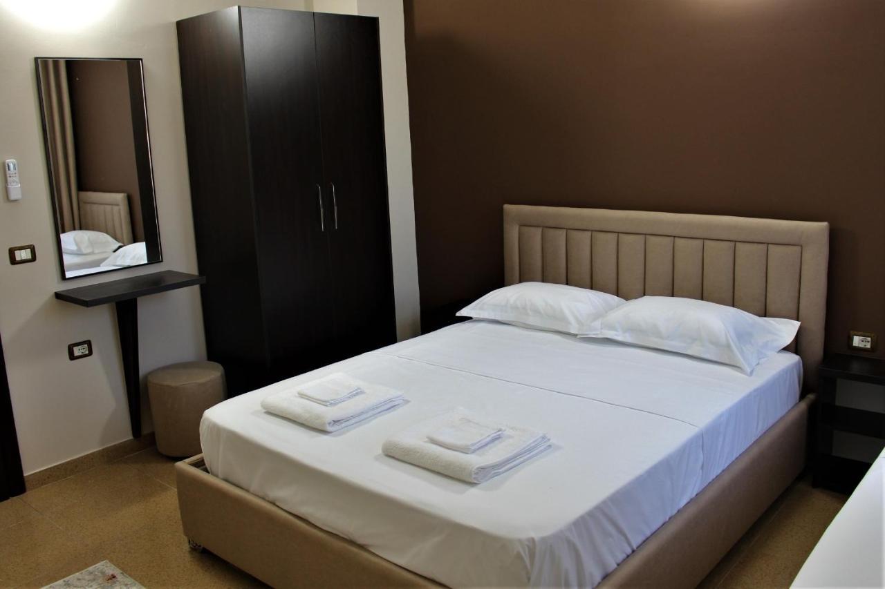 Hotel Vila Maledhi Берат Екстер'єр фото