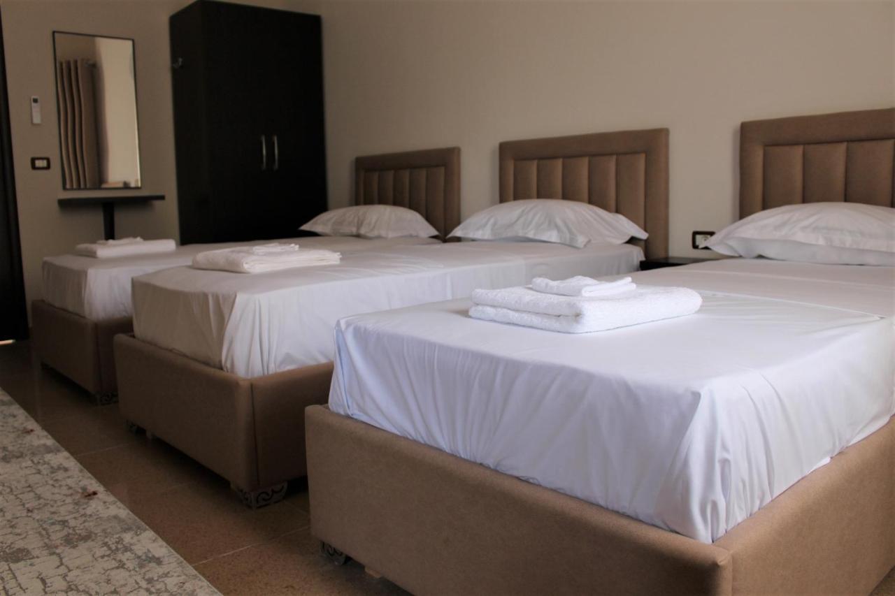 Hotel Vila Maledhi Берат Екстер'єр фото