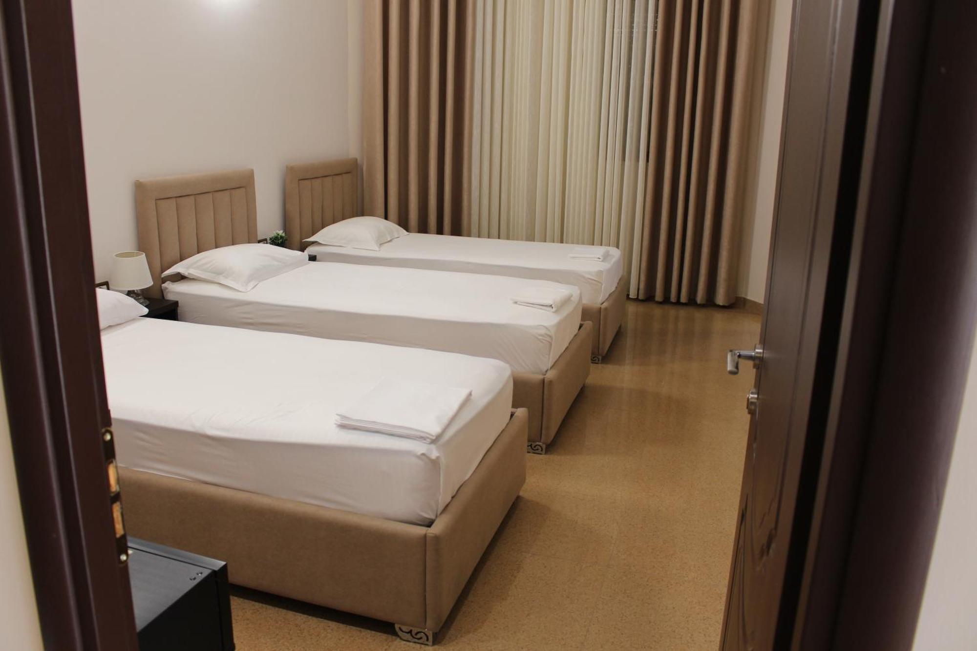 Hotel Vila Maledhi Берат Екстер'єр фото